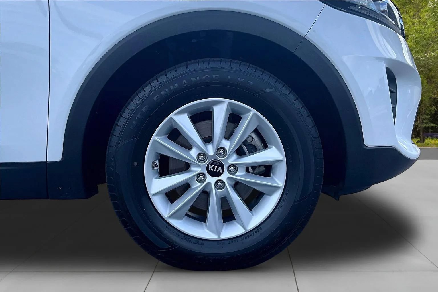 Used 2020 Kia Sorento LX FWD image 8