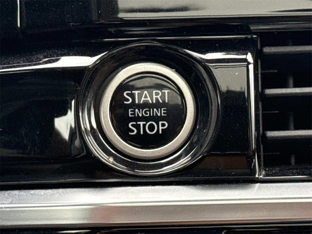 Certified 2022 Nissan Pathfinder Platinum w/ Cargo Package image 7