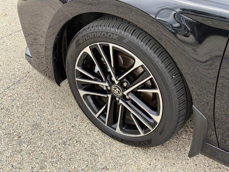 Used 2025 Toyota Camry XLE w/ Premium Plus Package AWD/4WD image 10