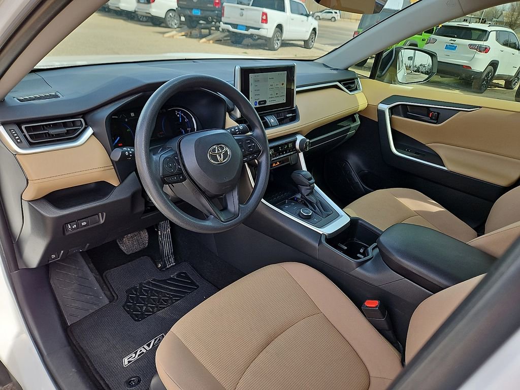 Used 2025 Toyota RAV4 LE image 14