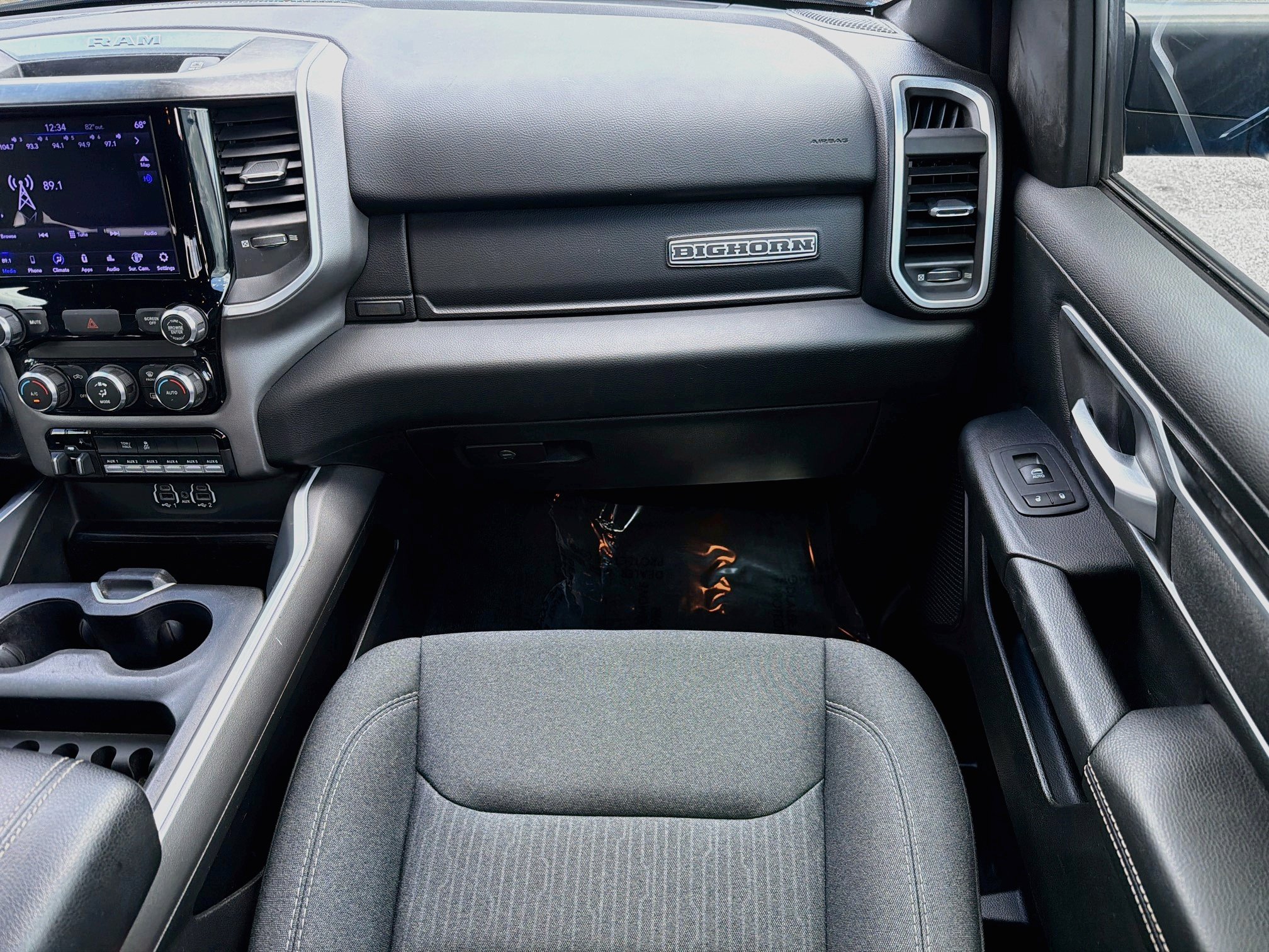 Used 2021 RAM 1500 4x4 Crew Cab image 17