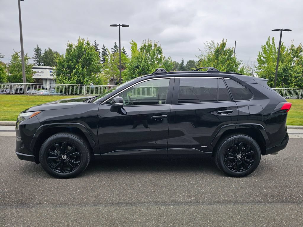 Used 2022 Toyota RAV4 SE w/ SE Grade Weather Package AWD/4WD image 2