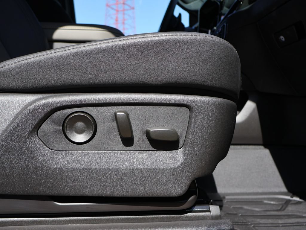 Certified 2025 Chevrolet Silverado 1500 ZR2 AWD/4WD image 8