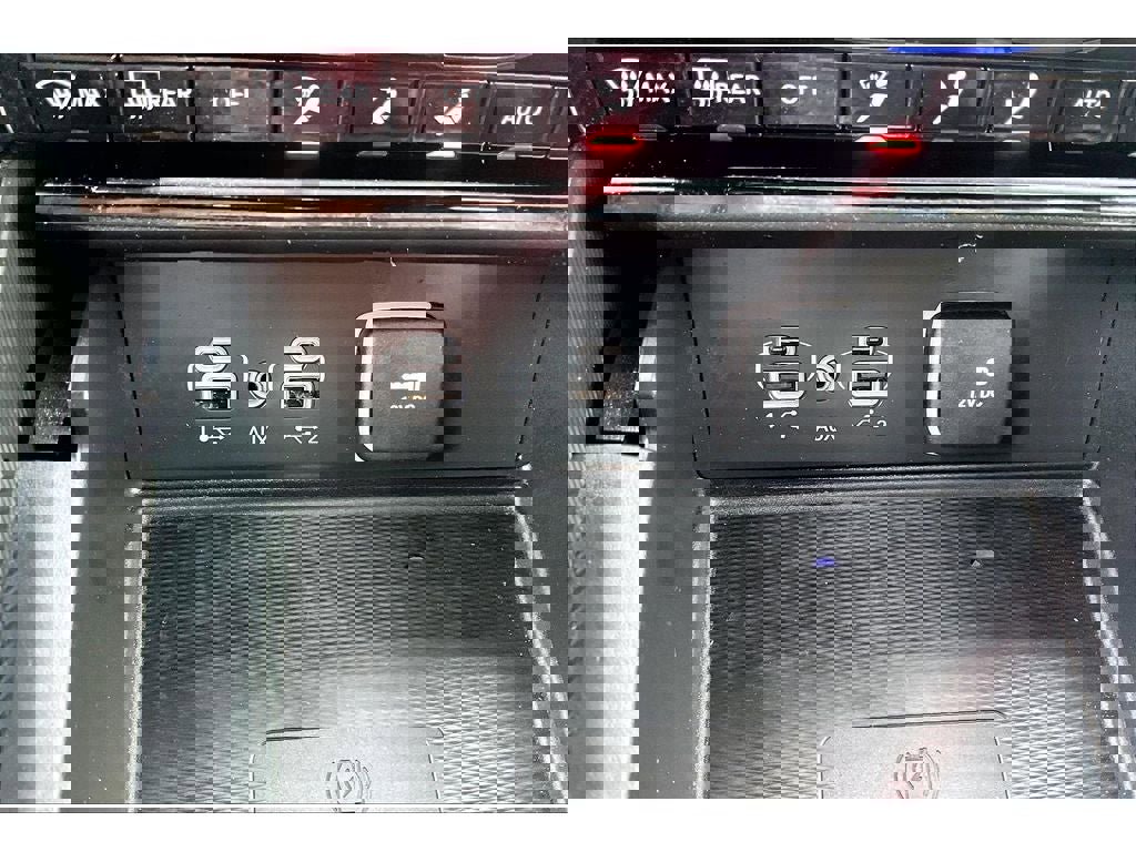 Used 2024 Jeep Grand Cherokee L Laredo image 27