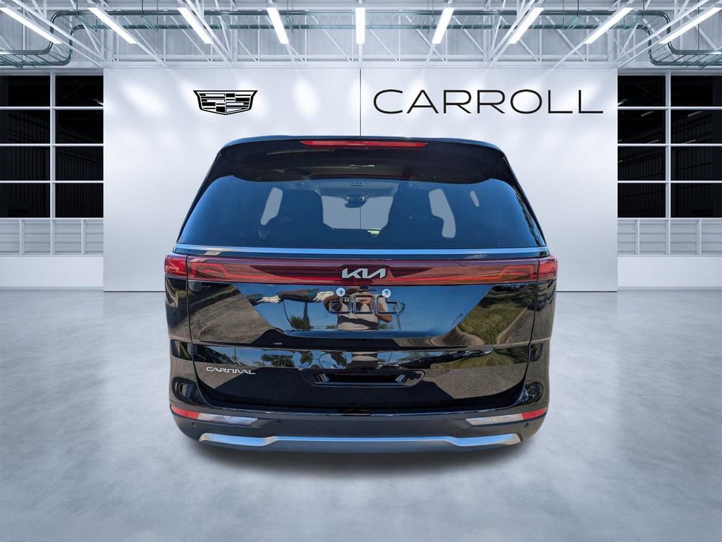 Used 2024 Kia Carnival SX Prestige image 5
