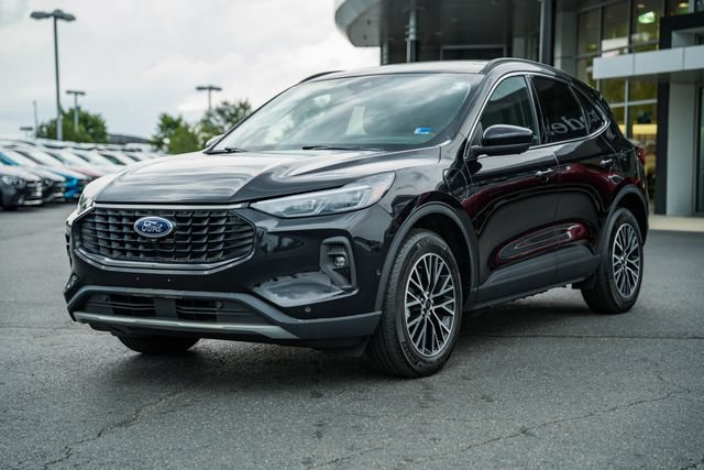 Used 2023 Ford Escape SE w/ PHEV Premium Package FWD image 3