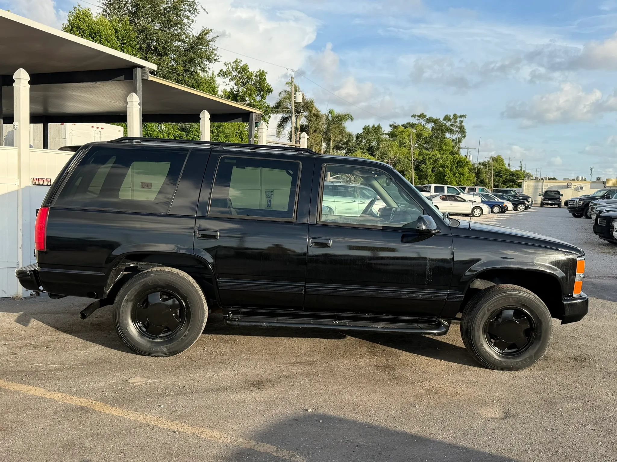 Used 1999 Chevrolet Tahoe Z71 w/ Preferred Equipment Group AWD/4WD image 5