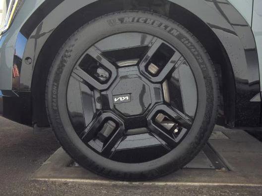 Certified 2024 Kia EV9 GT-Line image 9