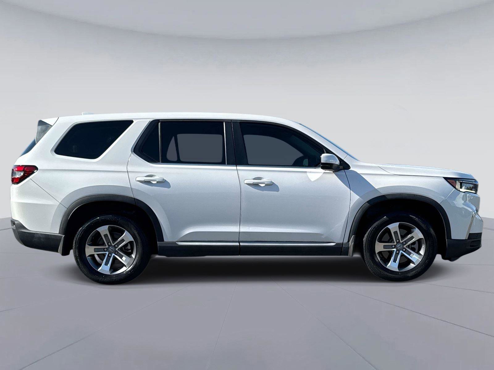 Used 2023 Honda Pilot EX-L image 2