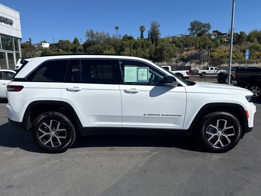Certified 2025 Jeep Grand Cherokee Limited RWD image 9