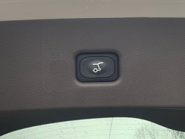 Used 2022 Lincoln Nautilus Standard w/ Premium Package image 6