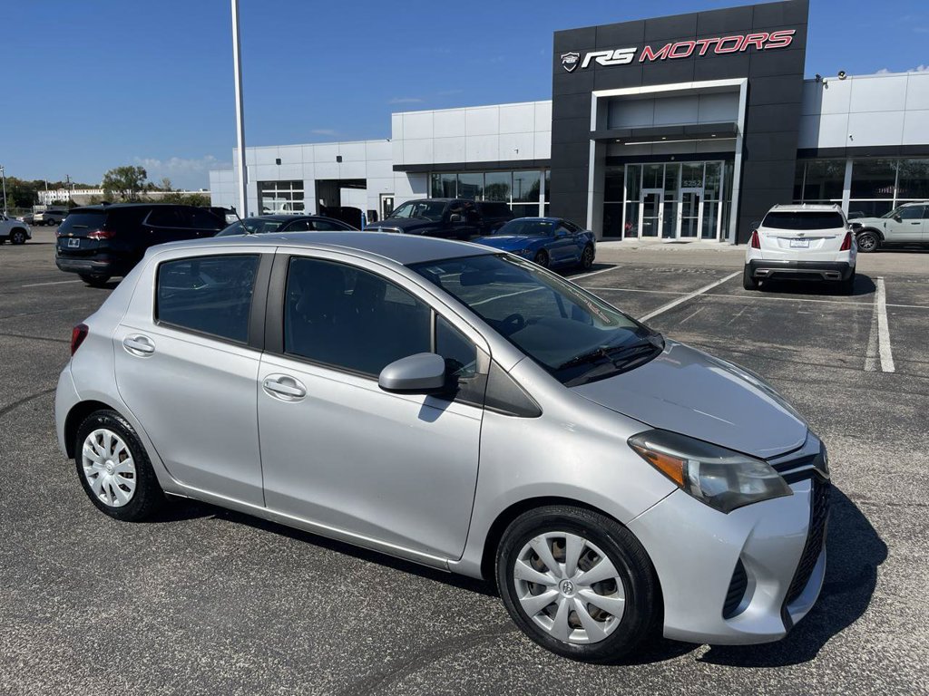 Used 2016 Toyota Yaris L FWD image 2