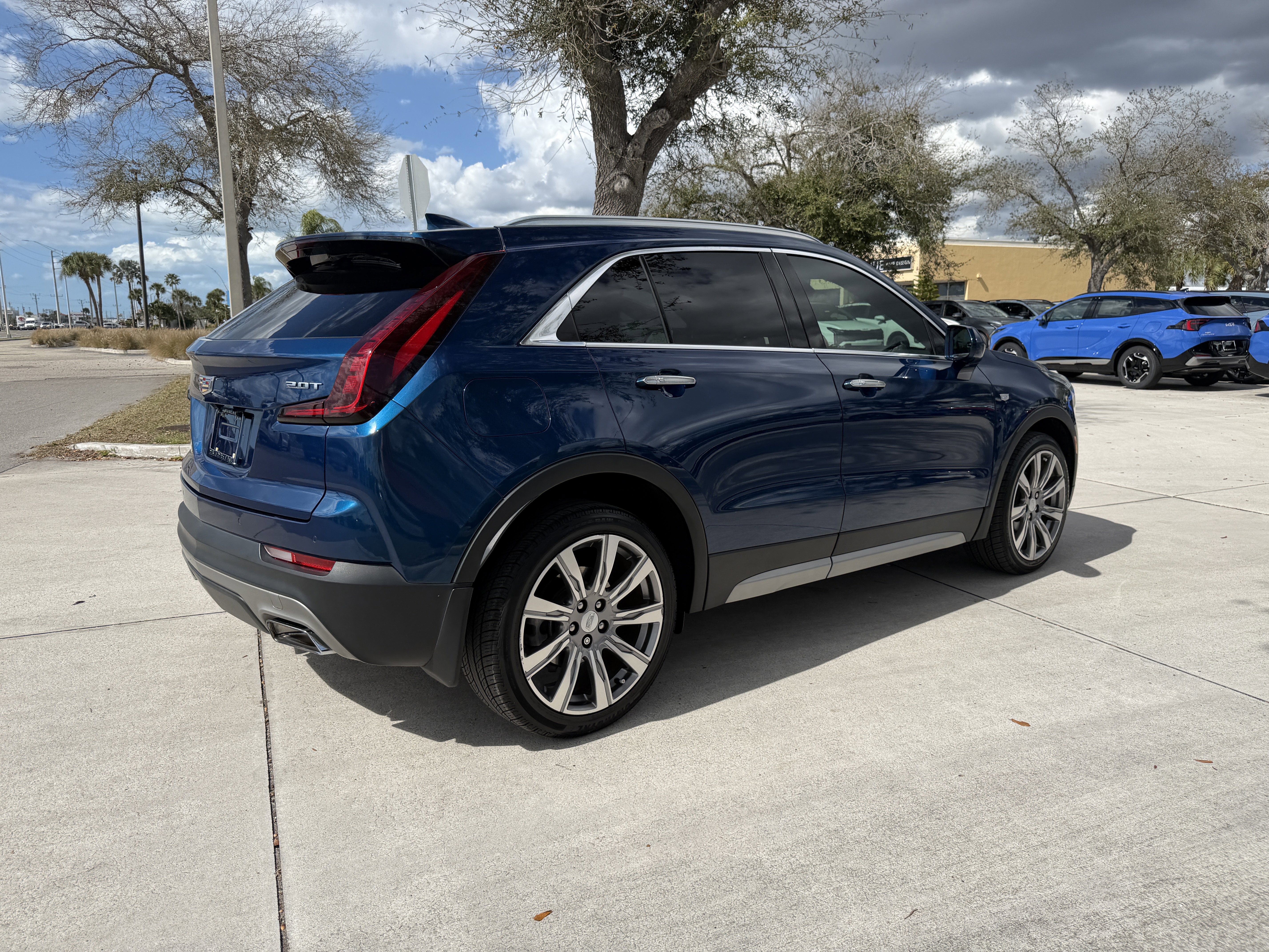 Used 2019 Cadillac XT4 Premium Luxury w/ Driver Assist Package image 4