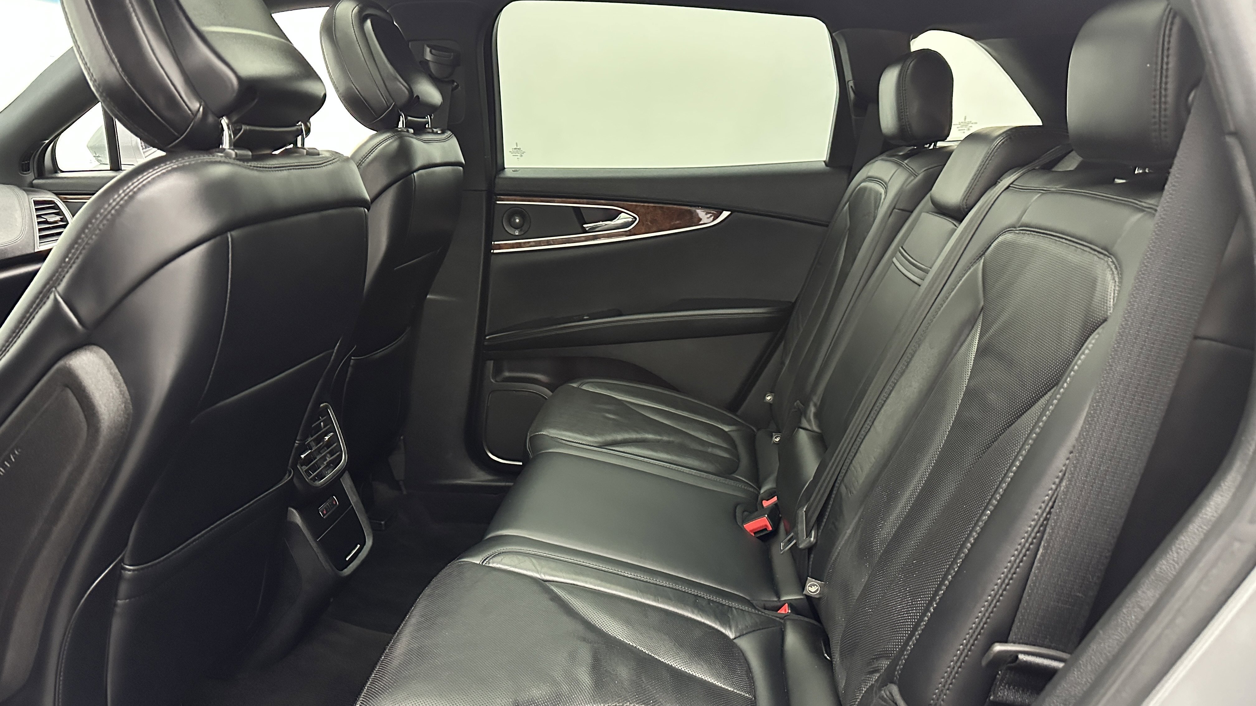 Used 2020 Lincoln Nautilus Reserve w/ Equipment Group 201A image 32