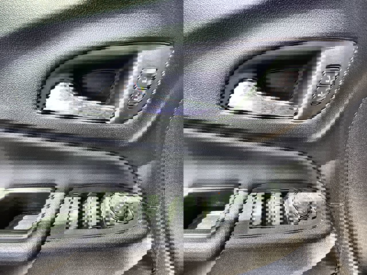 Used 2024 Chevrolet Equinox LT image 24