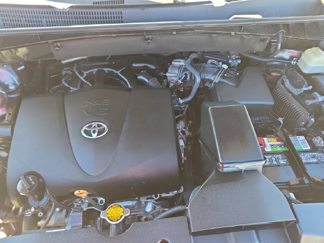 Used 2017 Toyota Highlander XLE AWD/4WD image 21