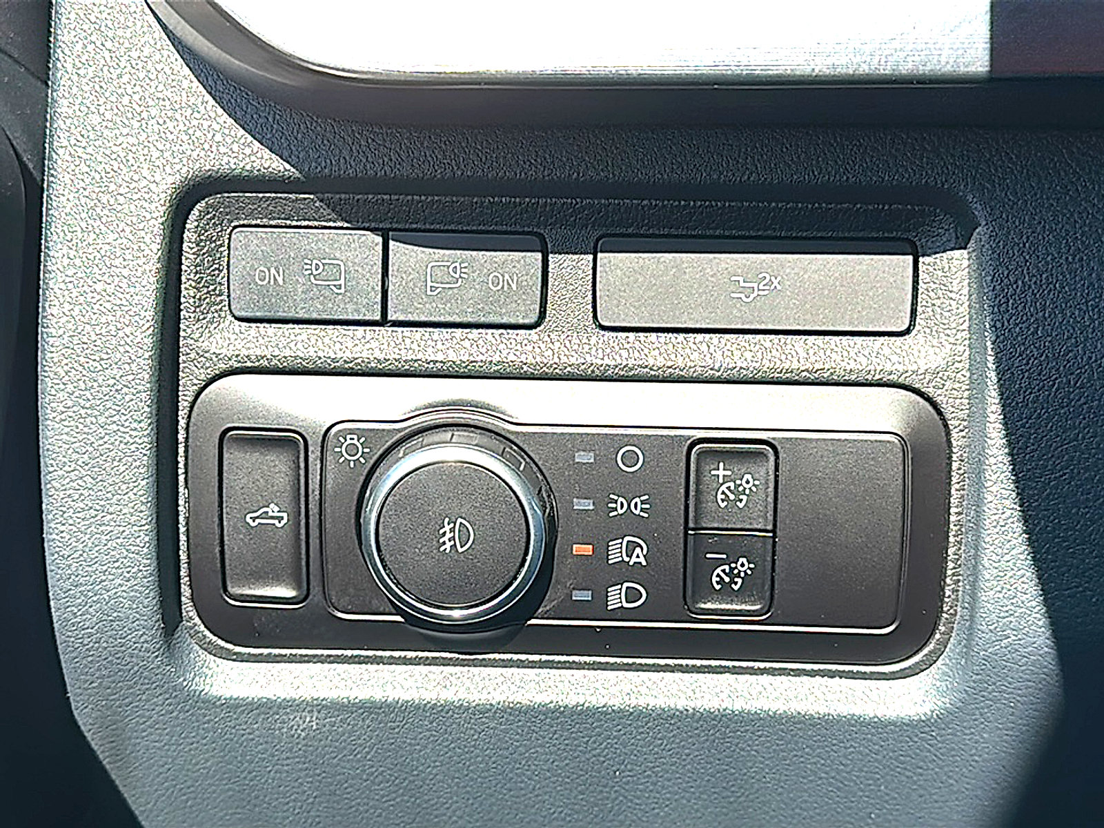 Used 2023 Ford F250 Lariat w/ Sport Appearance Package AWD/4WD image 39