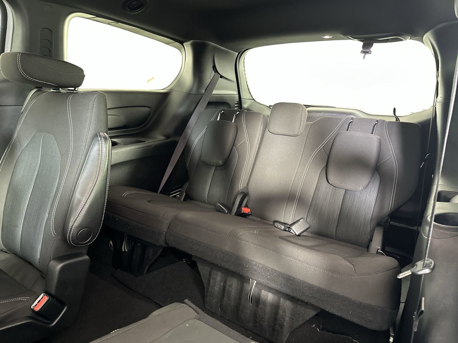 Used 2023 Chrysler Pacifica Touring image 24