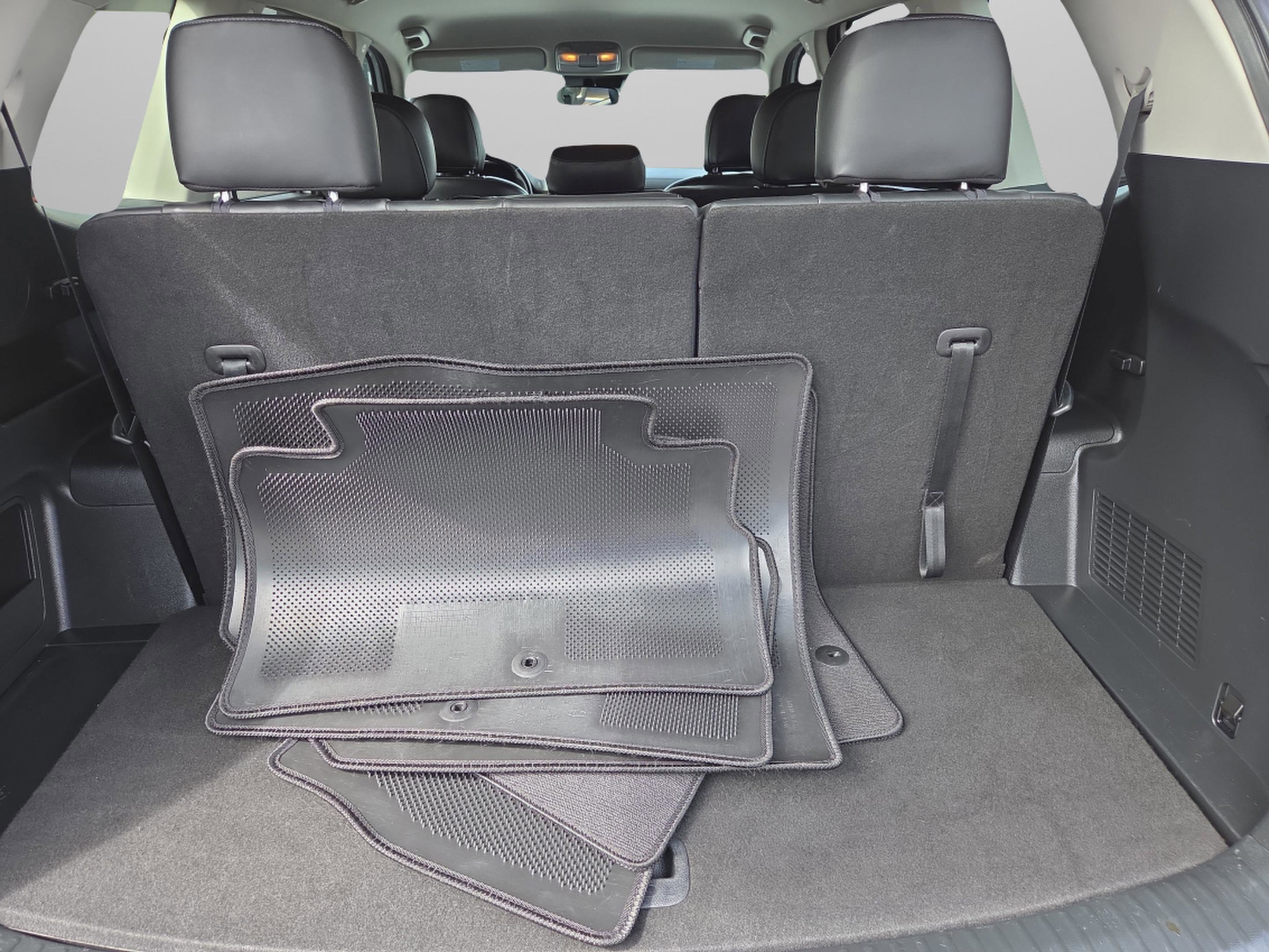 Used 2020 Kia Telluride LX image 32