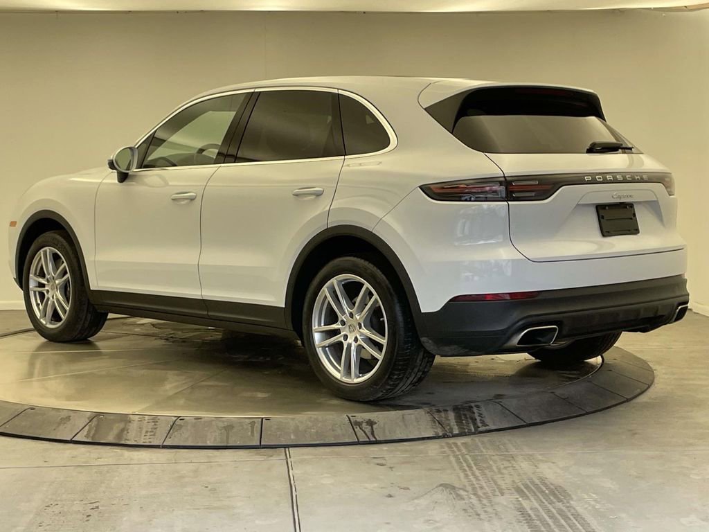Certified 2023 Porsche Cayenne image 3