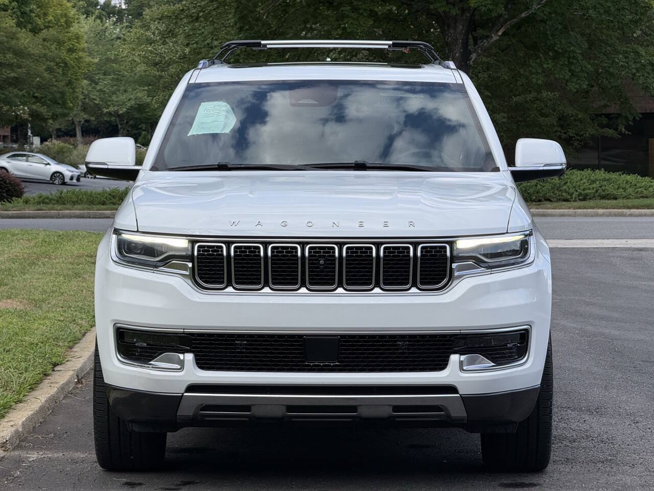 Used 2022 Jeep Wagoneer Series III w/ Premium Group I RWD image 5