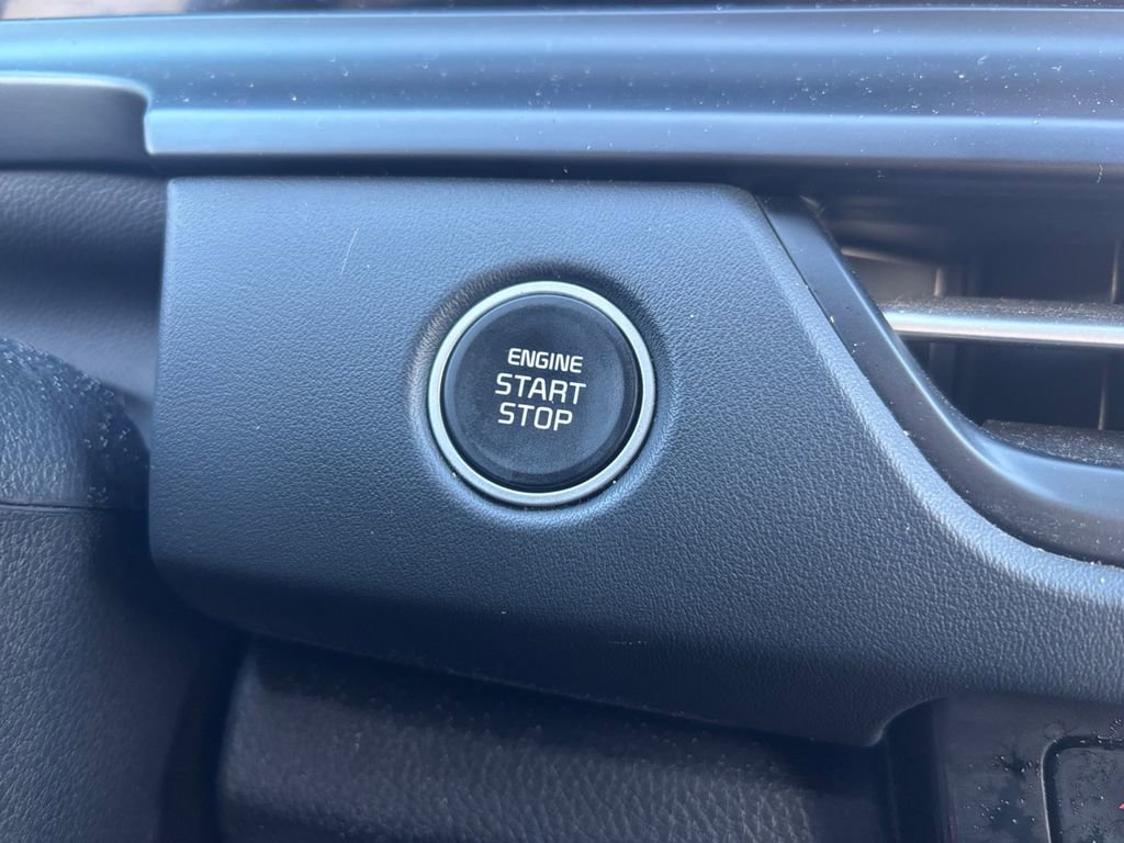 Certified 2024 Kia Seltos SX w/ SX Sunroof Package image 17