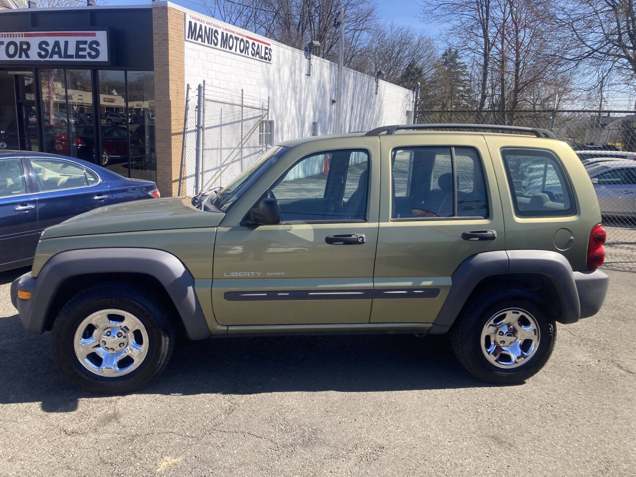 Used 2003 Jeep Liberty Sport image 2