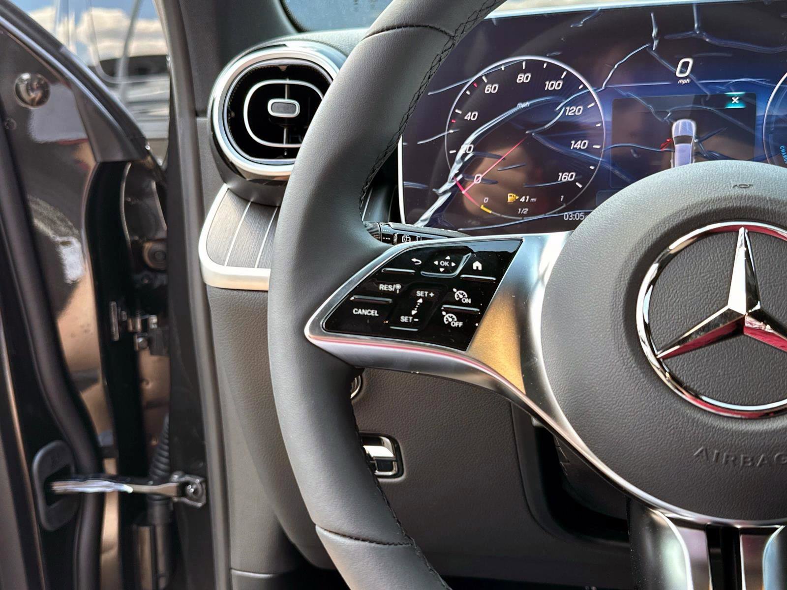 New 2026 Mercedes-Benz GLC 350e 4MATIC image 23