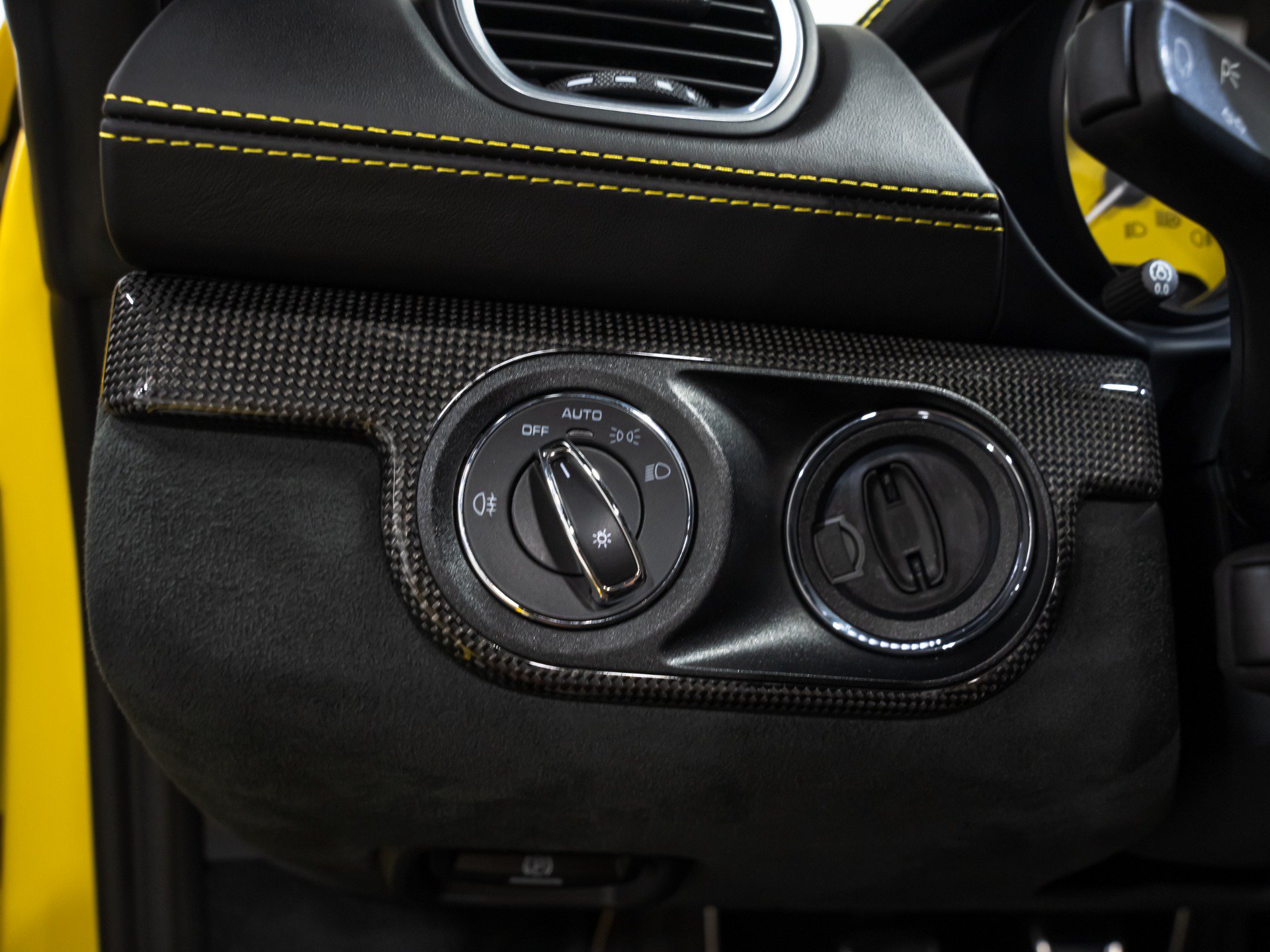 Used 2022 Porsche 718 Boxster Spyder RWD image 51