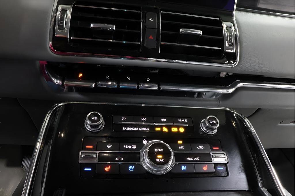 Used 2019 Lincoln Navigator Reserve AWD/4WD image 10
