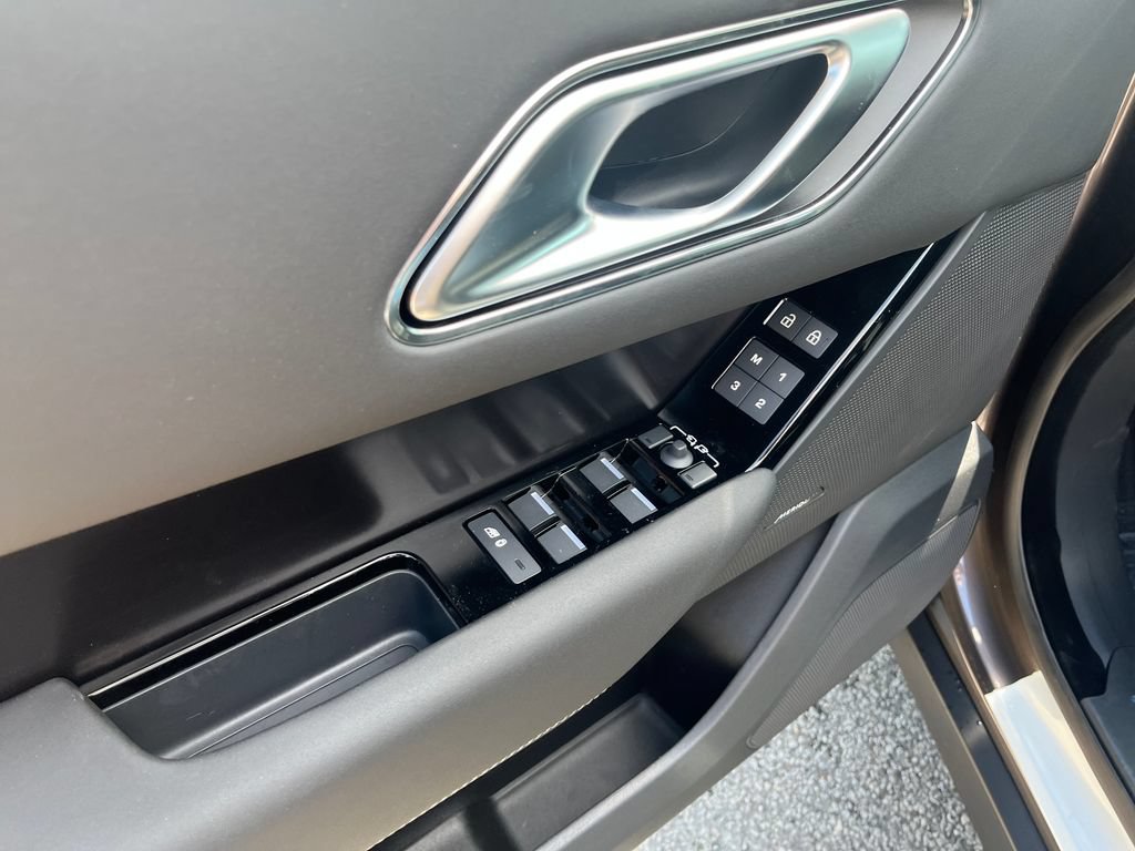 New 2026 Land Rover Range Rover Velar Belgravia AWD/4WD image 11