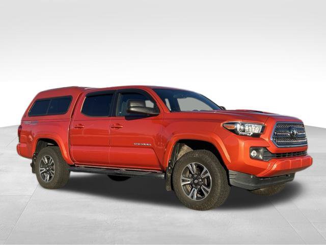Used 2017 Toyota Tacoma TRD Sport w/ Tow Package (A/T) AWD/4WD image 6