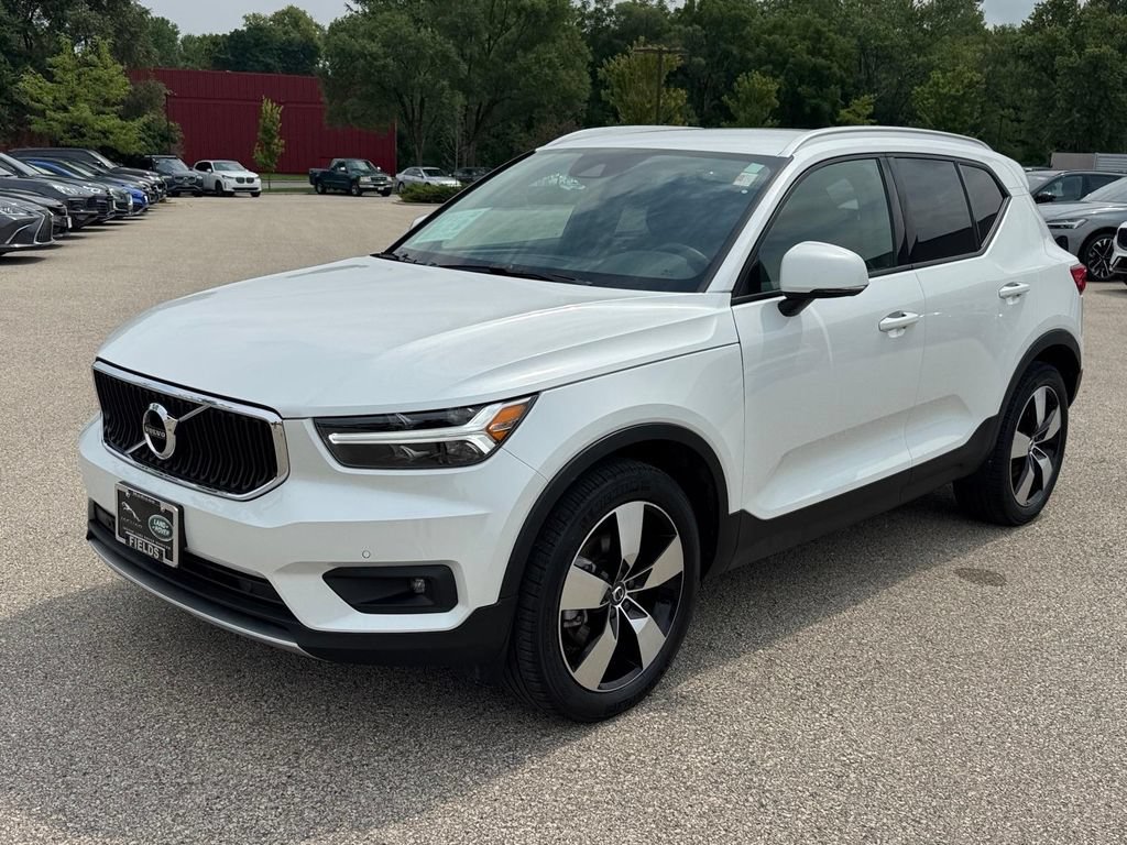 Used 2021 Volvo XC40 T5 Momentum w/ Premium Package