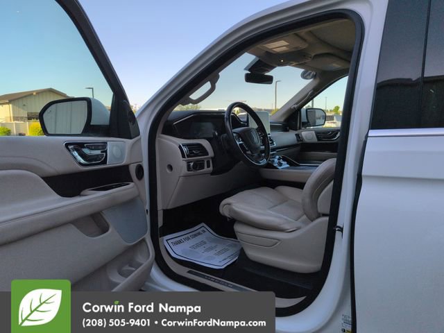 Used 2021 Lincoln Navigator Reserve AWD/4WD image 9