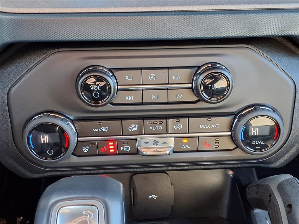 Used 2024 Ford Bronco Outer Banks image 12