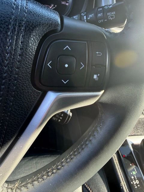 Used 2016 Toyota Highlander XLE image 21