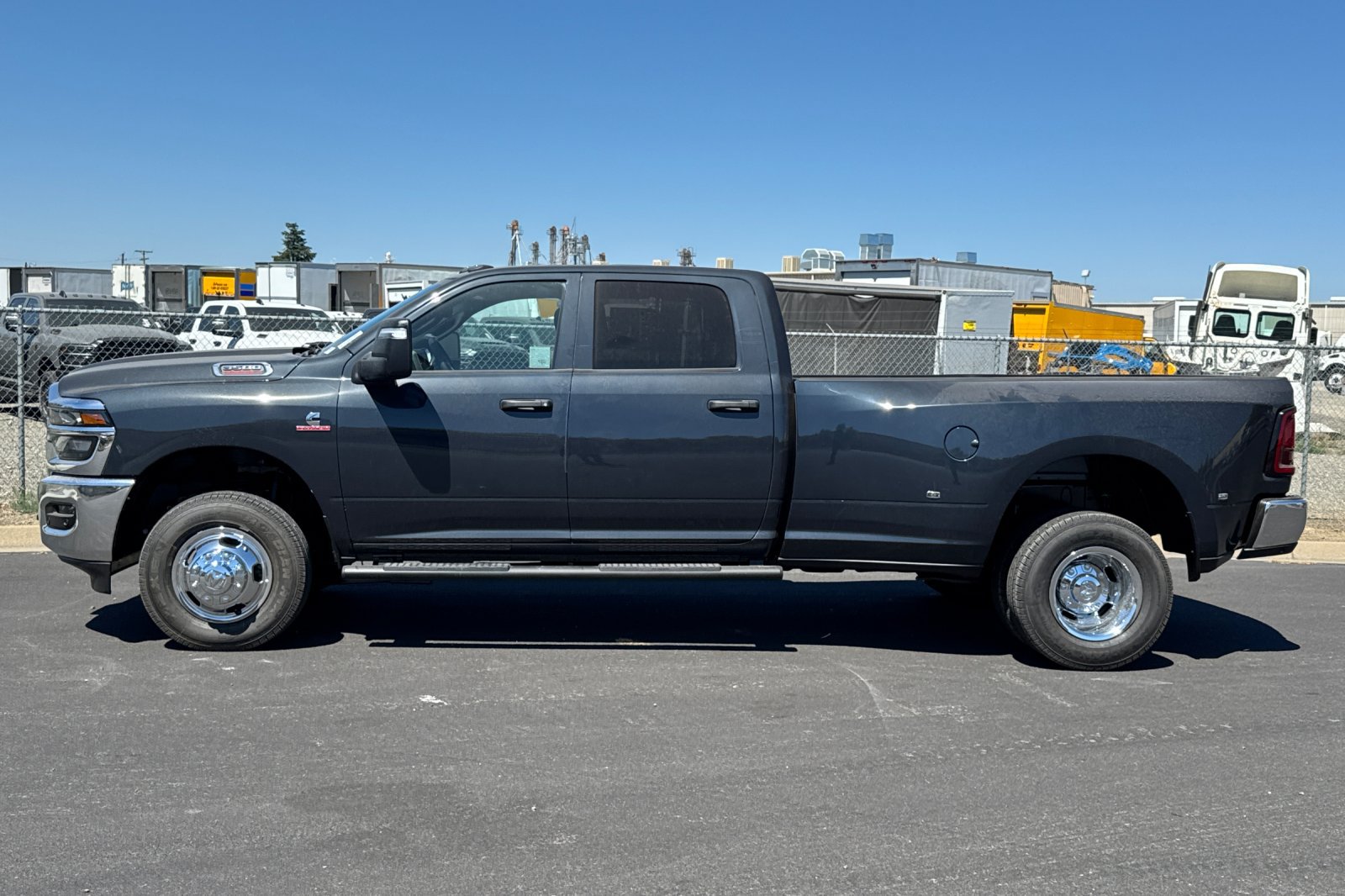 New 2026 RAM 3500 Tradesman AWD/4WD image 6