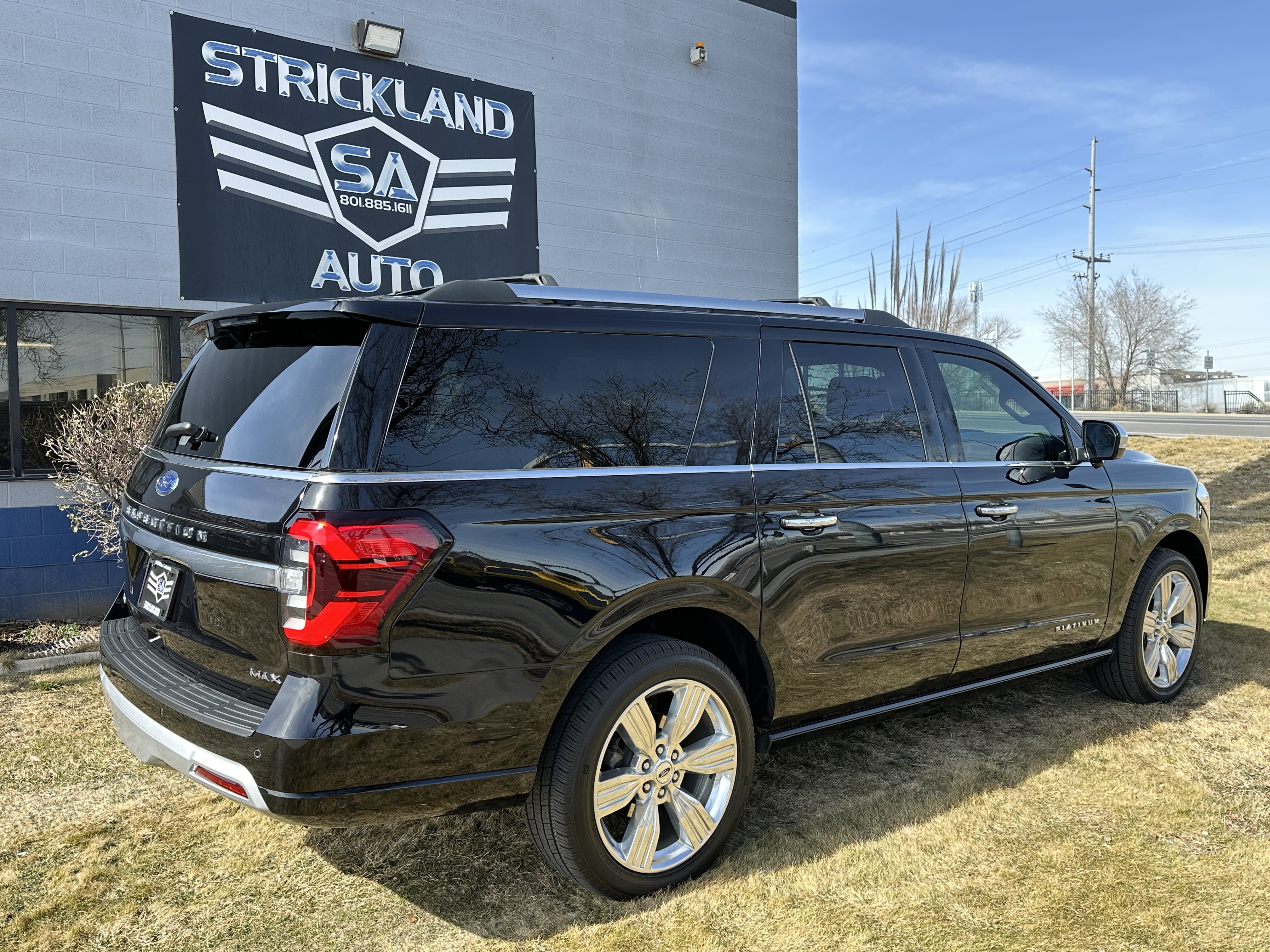 Used 2024 Ford Expedition Max Platinum AWD/4WD image 7