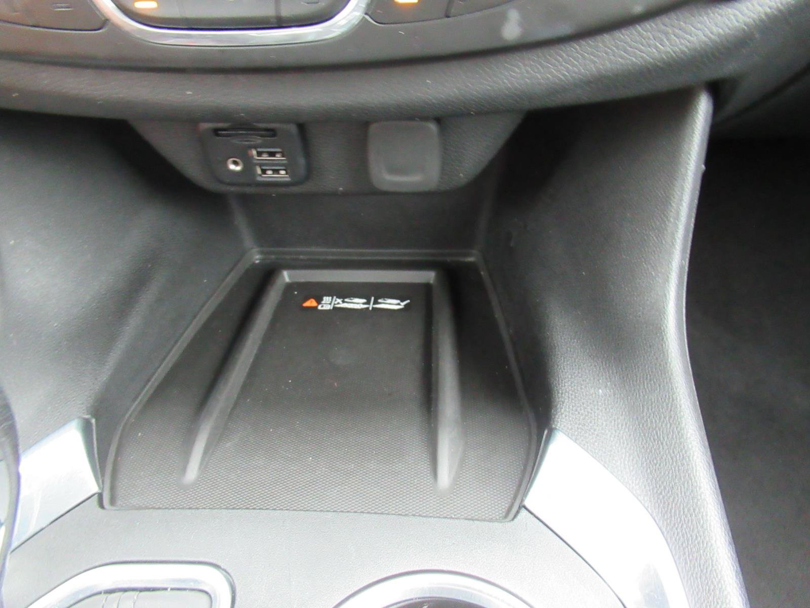 Used 2022 Chevrolet Traverse High Country FWD image 30