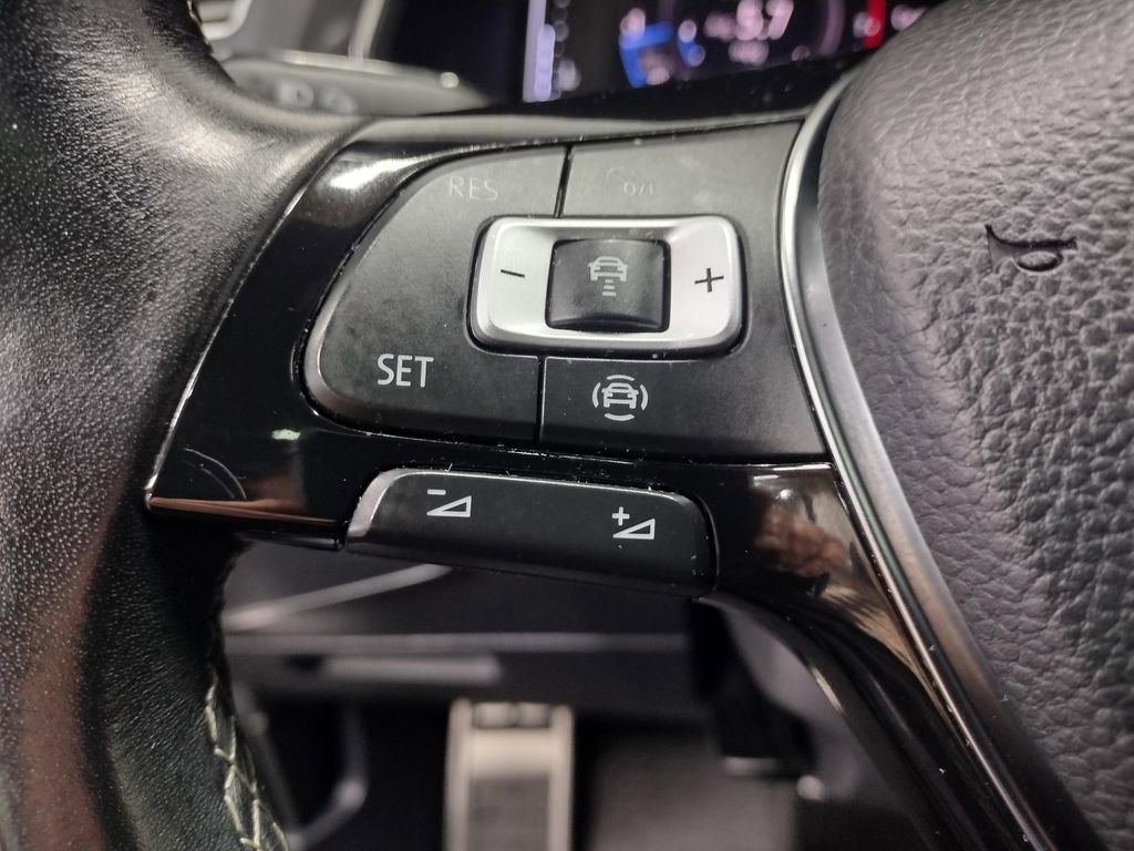 Used 2020 Volkswagen Tiguan SEL Premium R-Line image 30