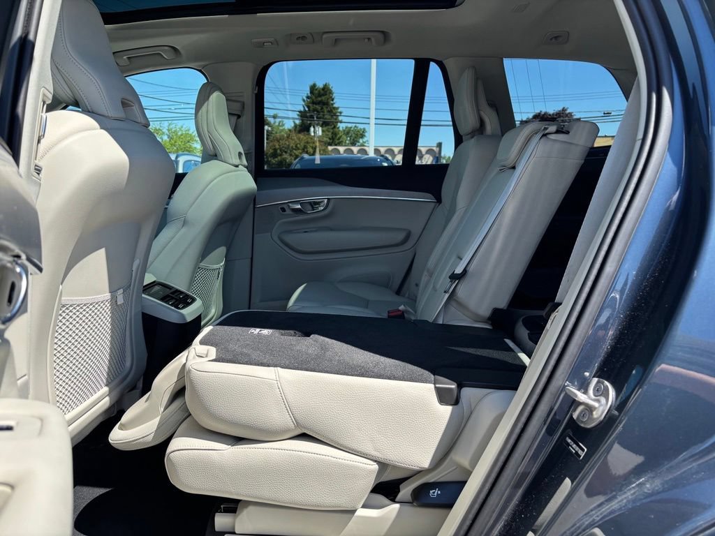 Used 2025 Volvo XC90 B5 Core w/ Climate Package AWD/4WD image 21