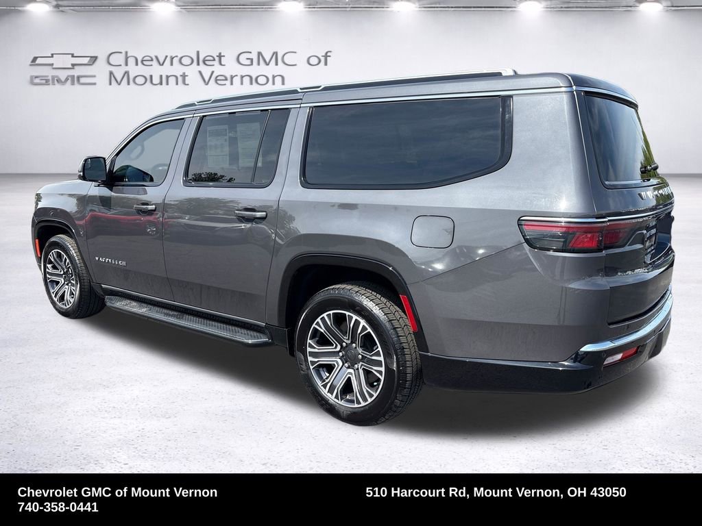 Used 2024 Jeep Wagoneer L Series II w/ Flexible Seating Group AWD/4WD image 3
