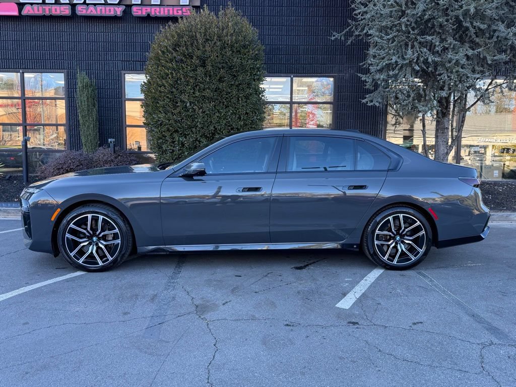 Used 2023 BMW 760i xDrive w/ Executive Package AWD/4WD image 9