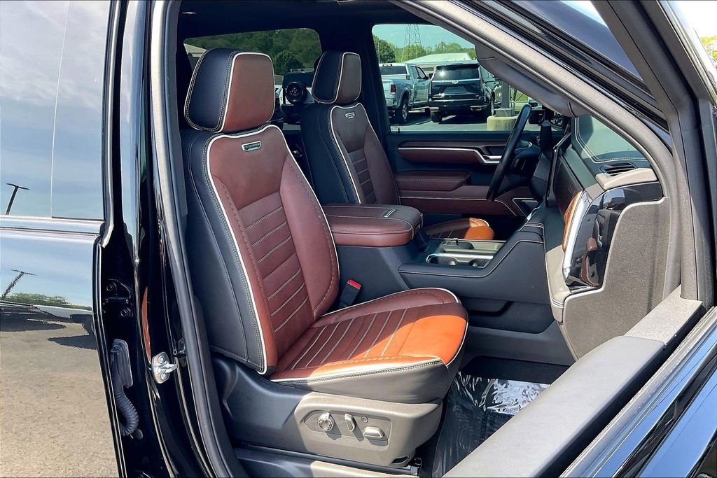 Used 2025 GMC Sierra 2500 Denali Ultimate AWD/4WD image 32