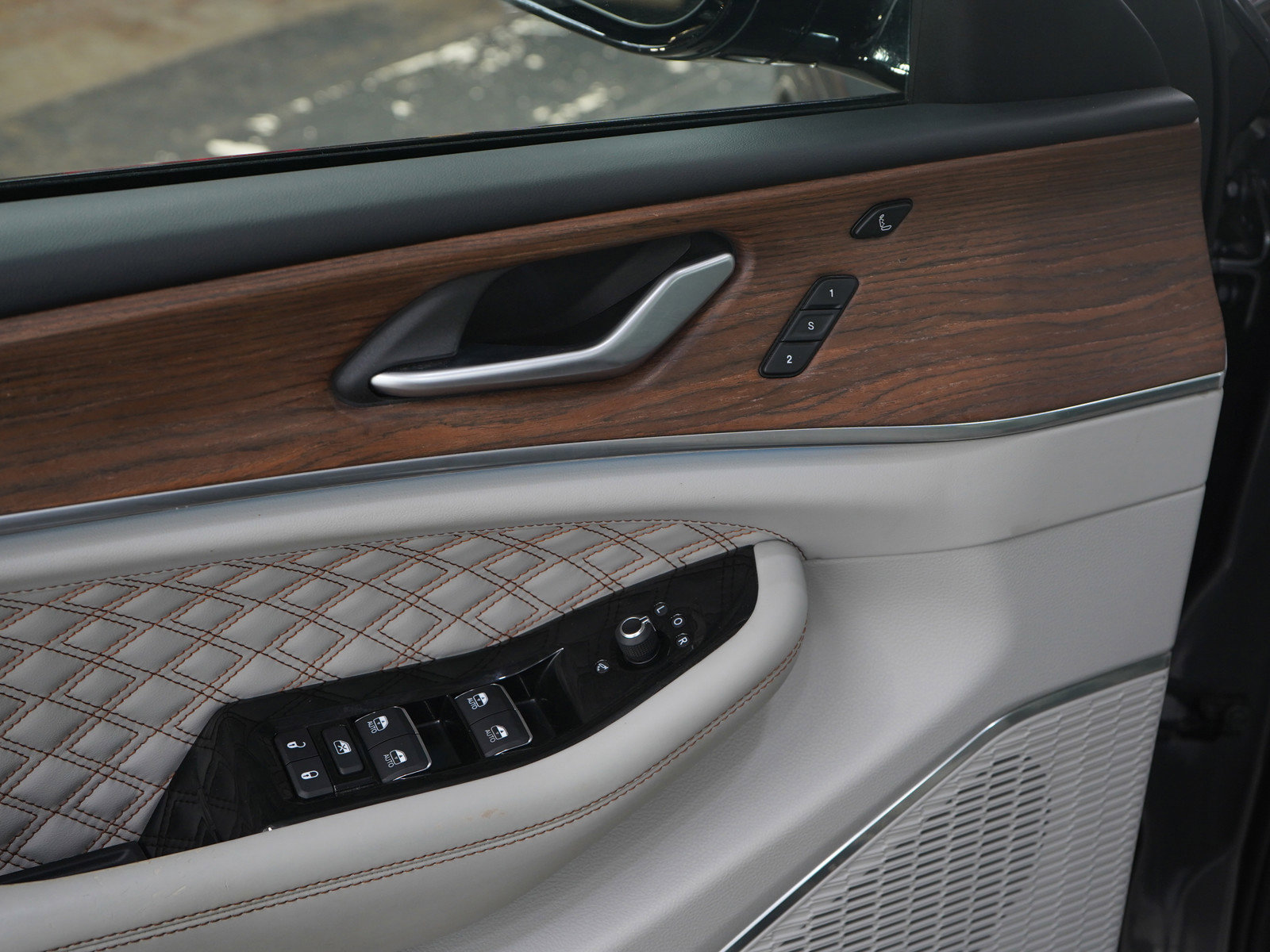 Used 2021 Jeep Grand Cherokee L Summit w/ Advanced Protech Group IV image 25