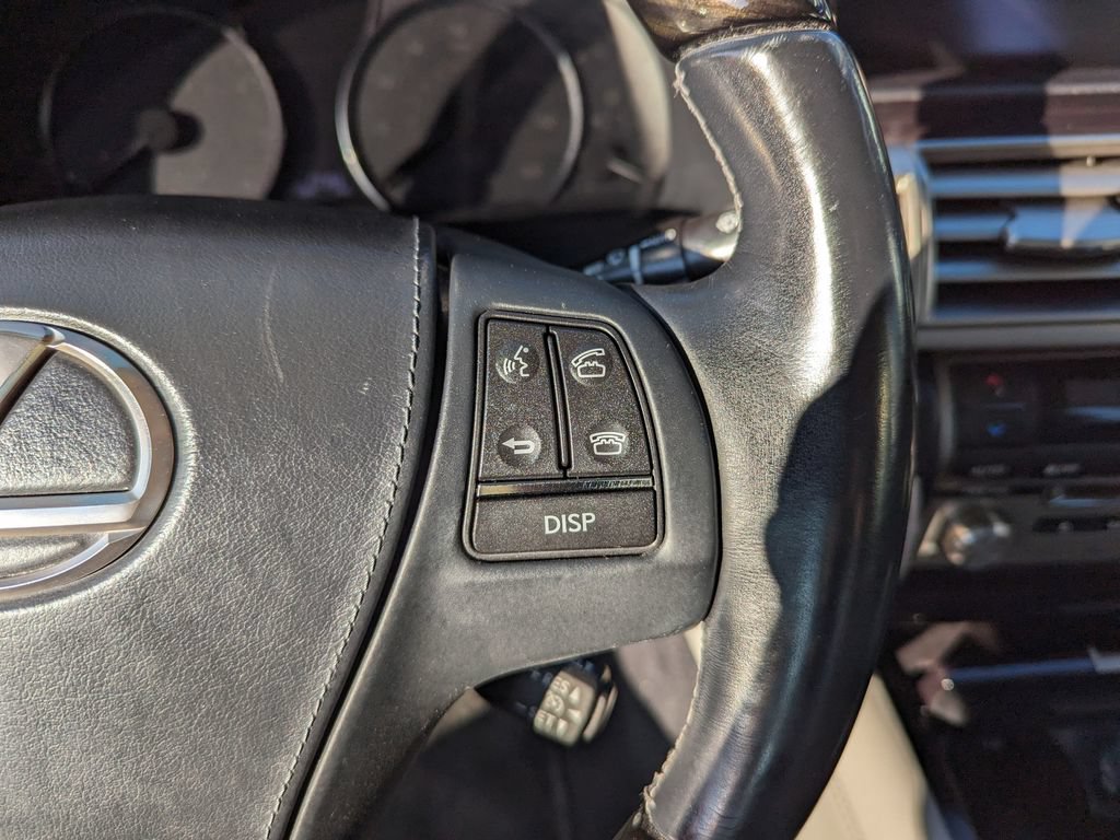Used 2013 Lexus LS 460 AWD w/ Comfort Pkg image 18