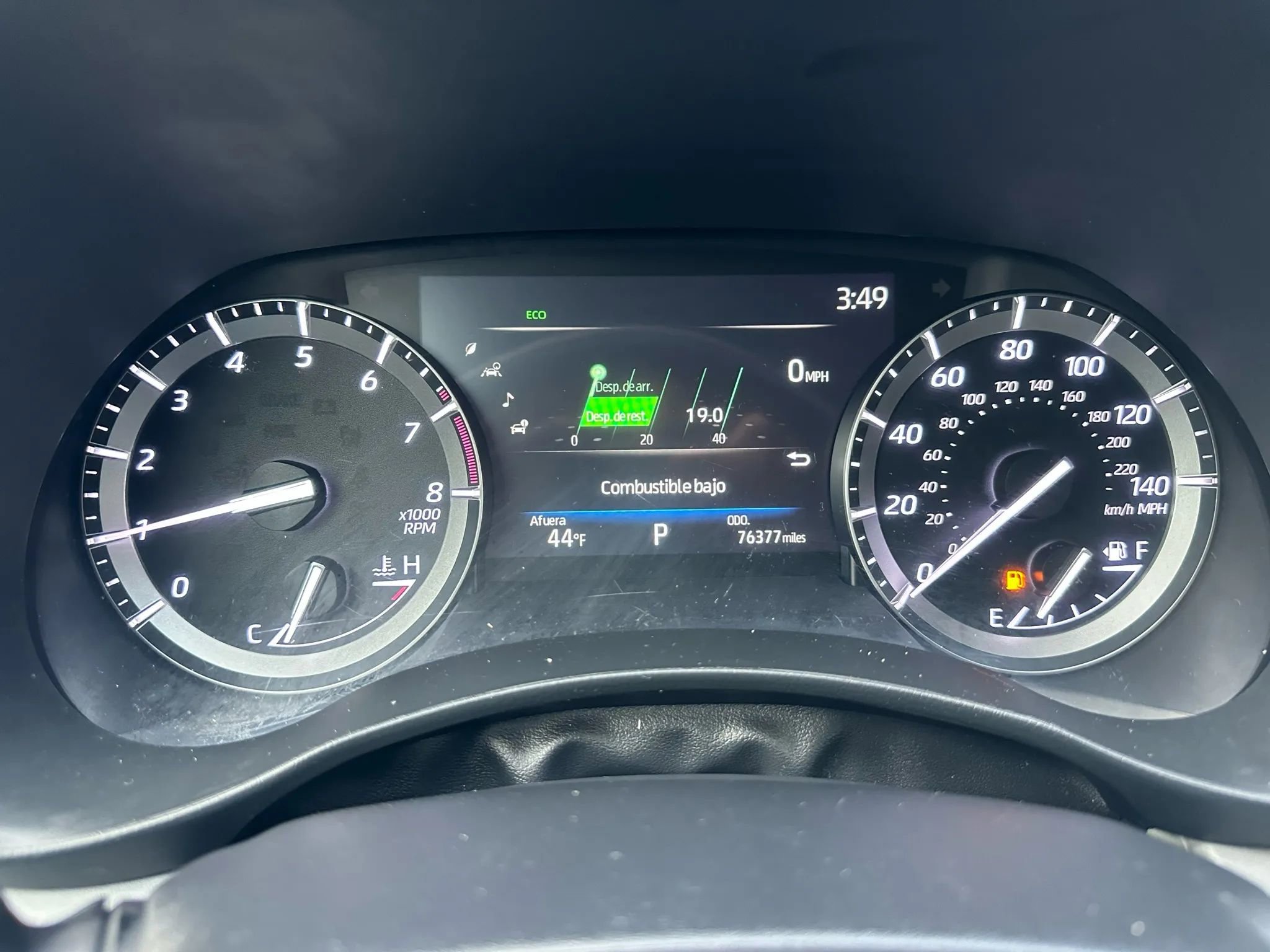 Used 2020 Toyota Highlander XLE image 28