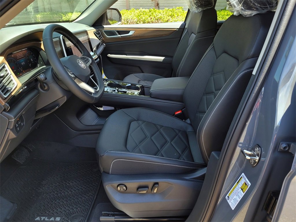 New 2026 Volkswagen Atlas SE image 11