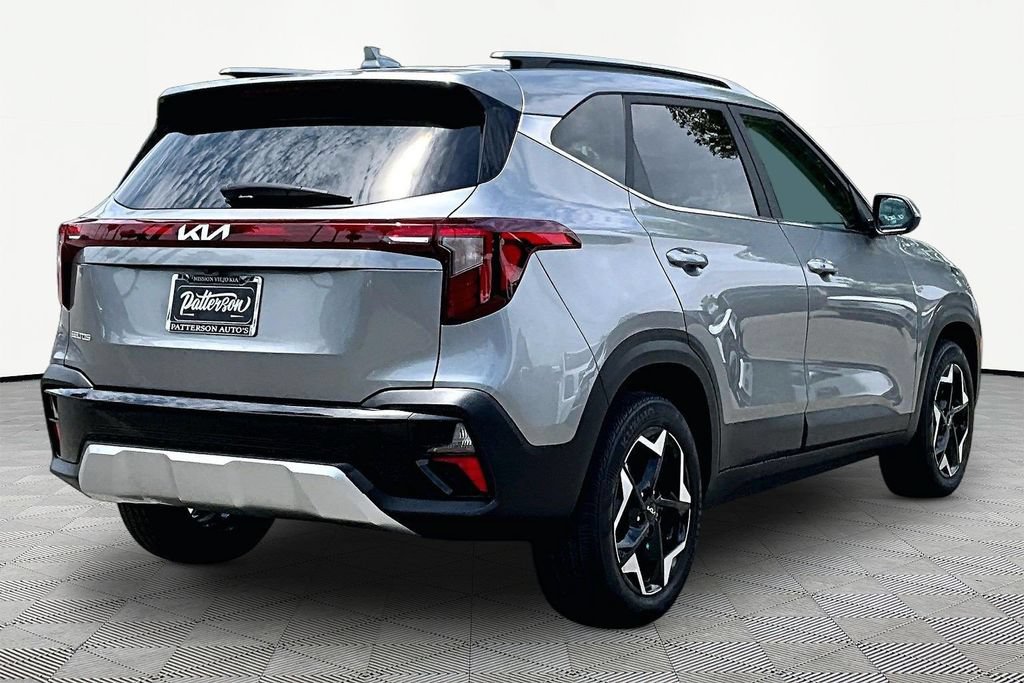 Certified 2024 Kia Seltos EX FWD image 2