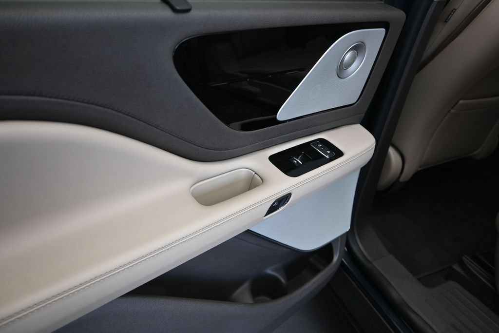 Used 2022 Lincoln Aviator Reserve w/ Equipment Group 201A RWD image 15